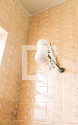 Casa à venda com 700m², 4 quartos e 2 vagas Casa à venda com 700m², 4 quartos e 2 vagasBanheiro Social