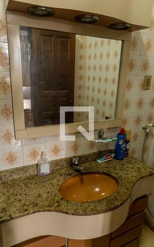 Casa à venda com 700m², 4 quartos e 2 vagas Casa à venda com 700m², 4 quartos e 2 vagasBanheiro da Suíte