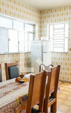 Casa à venda com 700m², 4 quartos e 2 vagas Casa à venda com 700m², 4 quartos e 2 vagasCozinha