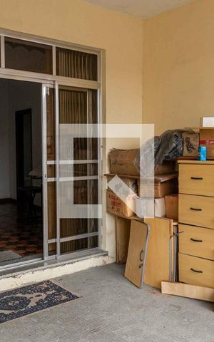 Casa à venda com 700m², 4 quartos e 2 vagas Casa à venda com 700m², 4 quartos e 2 vagasVaranda da Sala