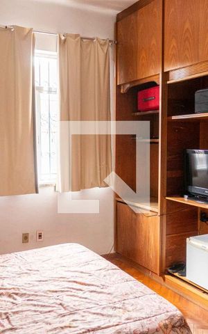 Casa à venda com 700m², 4 quartos e 2 vagas Casa à venda com 700m², 4 quartos e 2 vagasSuíte