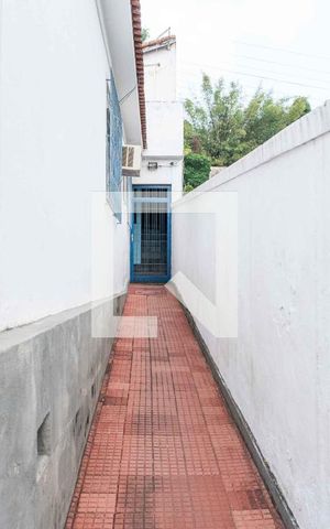 Casa à venda com 700m², 4 quartos e 2 vagas Casa à venda com 700m², 4 quartos e 2 vagasQuintal