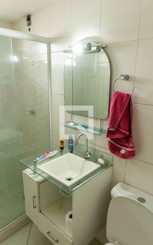Casa à venda com 200m², 3 quartos e 1 vaga Casa à venda com 200m², 3 quartos e 1 vagaBanheiro 2