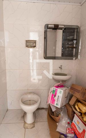 Casa à venda com 200m², 3 quartos e 1 vaga Casa à venda com 200m², 3 quartos e 1 vagaBanheiro de Serviço