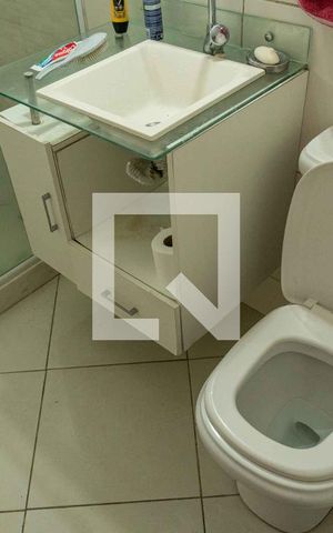 Casa à venda com 200m², 3 quartos e 1 vaga Casa à venda com 200m², 3 quartos e 1 vagaBanheiro 2