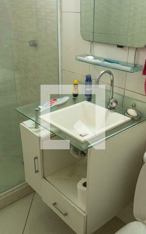 Casa à venda com 200m², 3 quartos e 1 vaga Casa à venda com 200m², 3 quartos e 1 vagaBanheiro 2