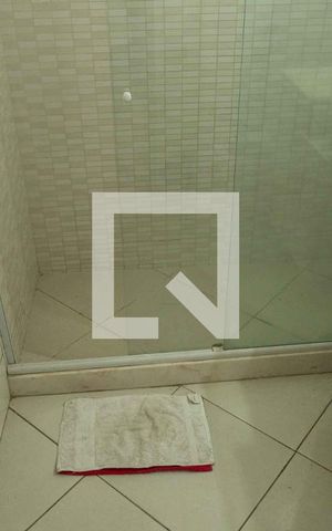 Casa à venda com 200m², 3 quartos e 1 vaga Casa à venda com 200m², 3 quartos e 1 vagaBanheiro 2