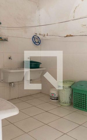 Casa à venda com 200m², 3 quartos e 1 vaga Casa à venda com 200m², 3 quartos e 1 vagaÁrea de Serviço