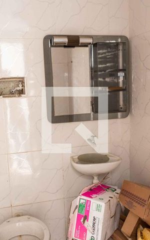 Casa à venda com 200m², 3 quartos e 1 vaga Casa à venda com 200m², 3 quartos e 1 vagaBanheiro de Serviço