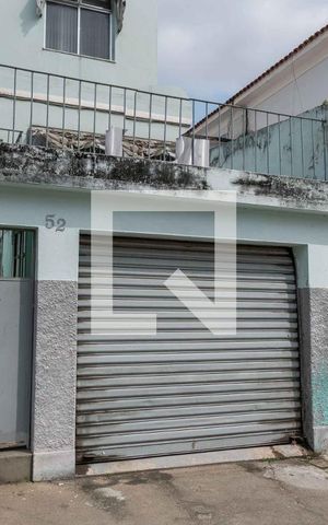 Casa à venda com 200m², 3 quartos e 1 vaga Casa à venda com 200m², 3 quartos e 1 vagaFachada
