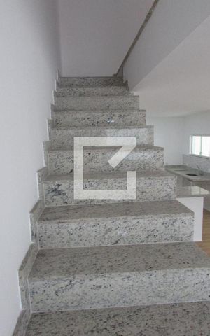 Casa para alugar com 163m², 3 quartos e 2 vagasEscada