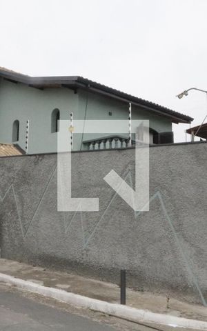 Casa à venda com 260m², 5 quartos e 3 vagasFachada