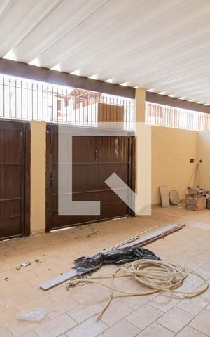 Casa à venda com 515m², 2 quartos e 3 vagas Casa à venda com 515m², 2 quartos e 3 vagasGaragem