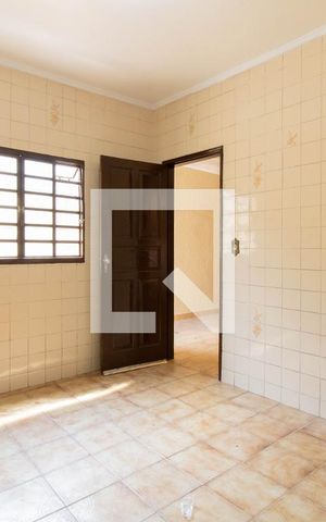Casa à venda com 515m², 2 quartos e 3 vagas Casa à venda com 515m², 2 quartos e 3 vagasCopa