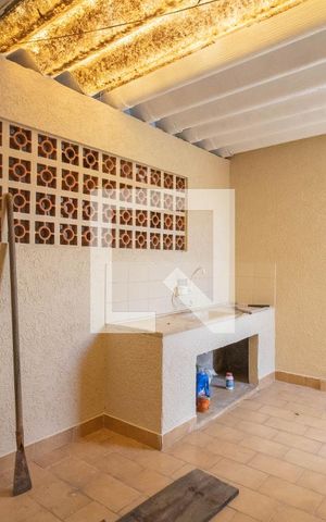 Casa à venda com 515m², 2 quartos e 3 vagas Casa à venda com 515m², 2 quartos e 3 vagasÁrea Externa