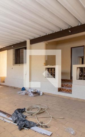 Casa à venda com 515m², 2 quartos e 3 vagas Casa à venda com 515m², 2 quartos e 3 vagasGaragem