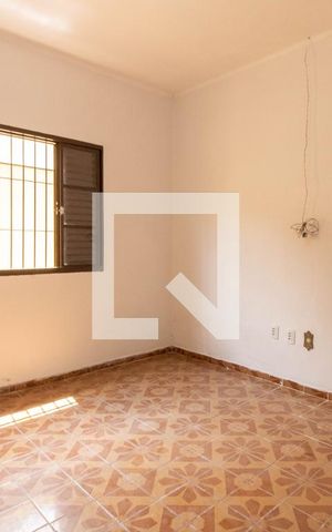 Casa à venda com 515m², 2 quartos e 3 vagas Casa à venda com 515m², 2 quartos e 3 vagasQuarto 2