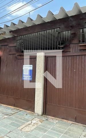 Casa à venda com 515m², 2 quartos e 3 vagas Casa à venda com 515m², 2 quartos e 3 vagasFachada