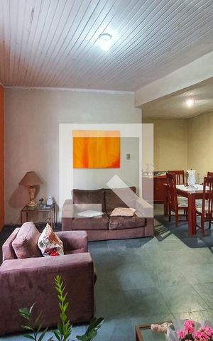 Casa à venda com 260m², 2 quartos e sem vaga Casa à venda com 260m², 2 quartos e sem vagaSala
