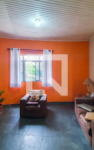 Casa à venda com 260m², 2 quartos e sem vaga Casa à venda com 260m², 2 quartos e sem vagaSala