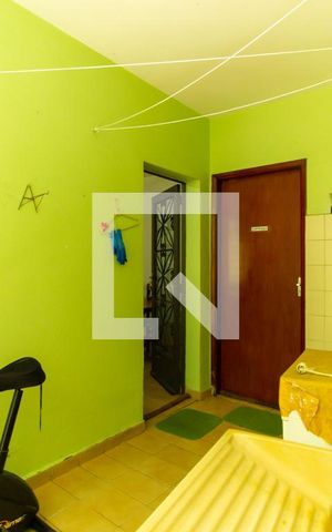 Casa à venda com 205m², 5 quartos e 2 vagas Casa à venda com 205m², 5 quartos e 2 vagasÁrea de Serviço 1