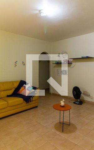 Casa à venda com 205m², 5 quartos e 2 vagas Casa à venda com 205m², 5 quartos e 2 vagasSala 1