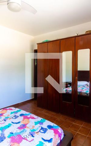 Casa à venda com 205m², 5 quartos e 2 vagas Casa à venda com 205m², 5 quartos e 2 vagasSuíte