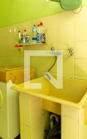 Casa à venda com 205m², 5 quartos e 2 vagas Casa à venda com 205m², 5 quartos e 2 vagasÁrea de Serviço 1