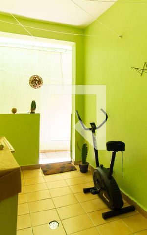 Casa à venda com 205m², 5 quartos e 2 vagas Casa à venda com 205m², 5 quartos e 2 vagasÁrea de Serviço 1