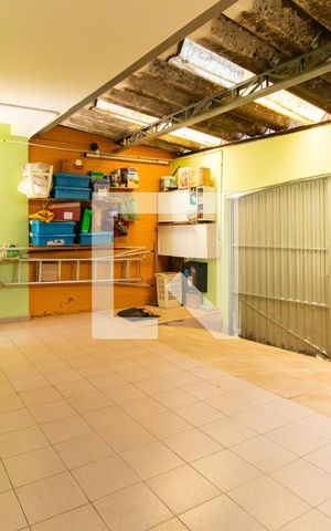 Casa à venda com 205m², 5 quartos e 2 vagas Casa à venda com 205m², 5 quartos e 2 vagasGaragem