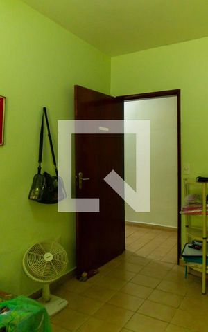 Casa à venda com 205m², 5 quartos e 2 vagas Casa à venda com 205m², 5 quartos e 2 vagasQuarto 1