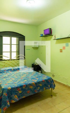 Casa à venda com 205m², 5 quartos e 2 vagas Casa à venda com 205m², 5 quartos e 2 vagasQuarto 1