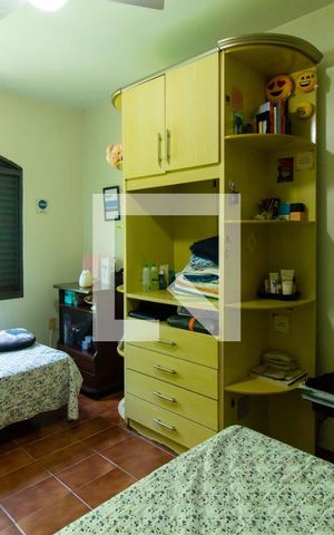 Casa à venda com 205m², 5 quartos e 2 vagas Casa à venda com 205m², 5 quartos e 2 vagasQuarto 3