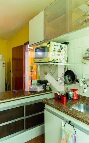 Casa à venda com 205m², 5 quartos e 2 vagas Casa à venda com 205m², 5 quartos e 2 vagasCozinha