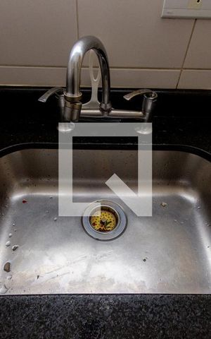 Casa à venda com 245m², 5 quartos e 5 vagas Casa à venda com 245m², 5 quartos e 5 vagasDetalhe Cozinha