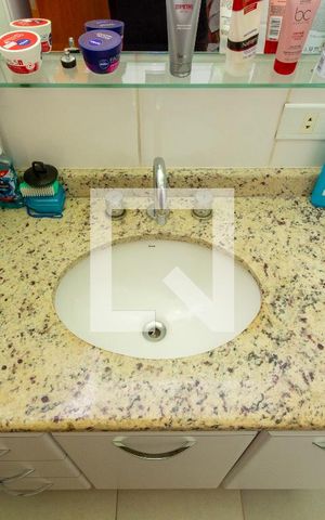 Casa à venda com 245m², 5 quartos e 5 vagas Casa à venda com 245m², 5 quartos e 5 vagasDetalhe Banheiro - Suíte Master