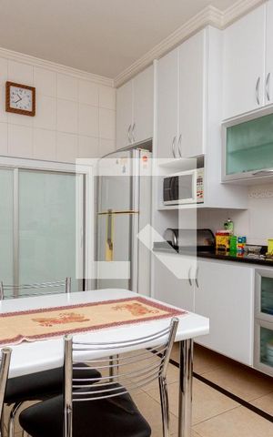 Casa à venda com 245m², 5 quartos e 5 vagas Casa à venda com 245m², 5 quartos e 5 vagasCozinha