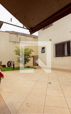 Casa à venda com 245m², 5 quartos e 5 vagas Casa à venda com 245m², 5 quartos e 5 vagasQuintal