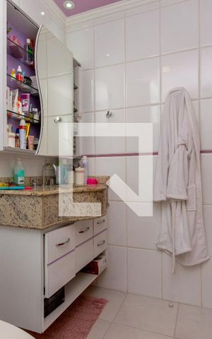 Casa à venda com 245m², 5 quartos e 5 vagas Casa à venda com 245m², 5 quartos e 5 vagasBanheiro - Suíte 3