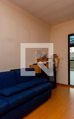 Casa à venda com 245m², 5 quartos e 5 vagas Casa à venda com 245m², 5 quartos e 5 vagasEscritório