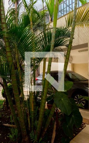 Casa à venda com 245m², 5 quartos e 5 vagas Casa à venda com 245m², 5 quartos e 5 vagasGaragem