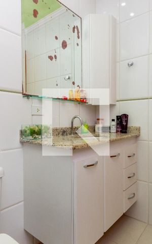 Casa à venda com 245m², 5 quartos e 5 vagas Casa à venda com 245m², 5 quartos e 5 vagasBanheiro da Suíte 1