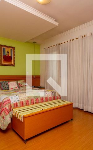 Casa à venda com 245m², 5 quartos e 5 vagas Casa à venda com 245m², 5 quartos e 5 vagasSuíte Master