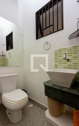 Casa à venda com 245m², 5 quartos e 5 vagas Casa à venda com 245m², 5 quartos e 5 vagasLavabo