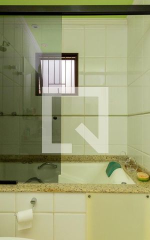 Casa à venda com 245m², 5 quartos e 5 vagas Casa à venda com 245m², 5 quartos e 5 vagasBanheiro - Suíte Master
