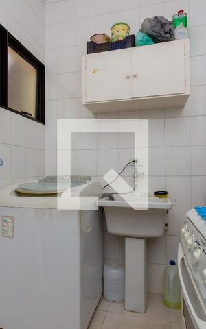 Casa à venda com 245m², 5 quartos e 5 vagas Casa à venda com 245m², 5 quartos e 5 vagasÁrea de Serviço