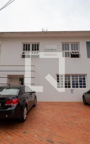 Casa à venda com 175m², 4 quartos e 4 vagas Casa à venda com 175m², 4 quartos e 4 vagasFachada