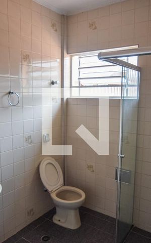 Casa para alugar com 150m², 3 quartos e 2 vagas Casa para alugar com 150m², 3 quartos e 2 vagasBanheiro