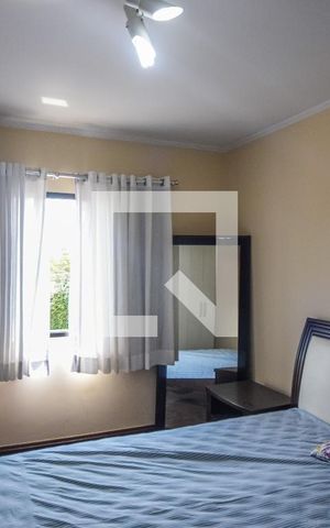 Casa para alugar com 150m², 3 quartos e 2 vagas Casa para alugar com 150m², 3 quartos e 2 vagasSuíte