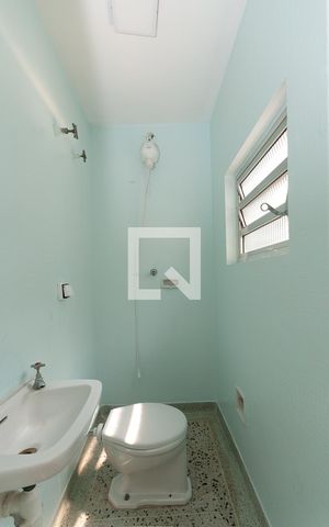 Apartamento à venda com 133m², 2 quartos e 1 vaga Apartamento à venda com 133m², 2 quartos e 1 vagaBanheiro de Serviço